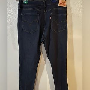 Levi Strauss Dark Wash Women’s Mid Rise Skinny Jean Size 14 Barely Worn